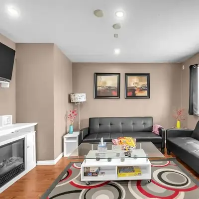 52-3 Bed Suite On Lake Central Ac By Airport