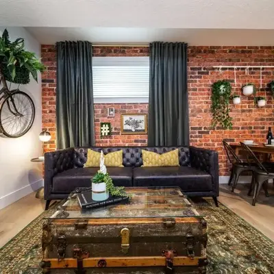Luxe New York Style Bsmt Suite
