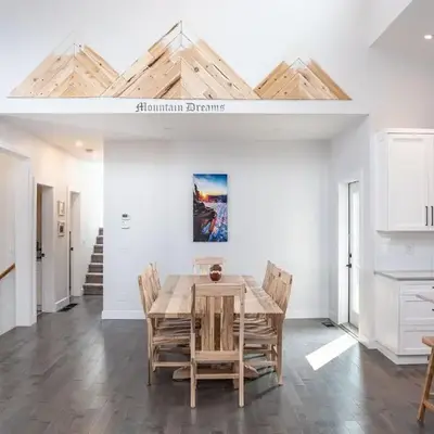 Mountain Dreams - Revelstoke Home Near RMR