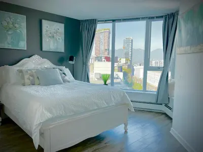 Gallery image of Downtown 4bd 2ba View Skytrain 2 Free Parking in Vancouver