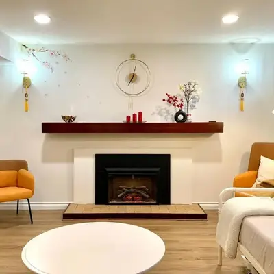 3Beds 2BA Cherry Blossom Suite - Free Parking - Central Oakridge Neighbourhood