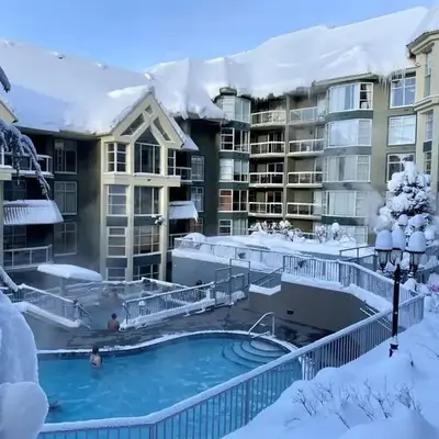 Woodrun Lodge 216 | Renovated Ski-In Ski-Out Condo w/ Free Parking
