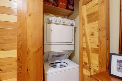 Gallery image of Grizzly Lodge 306 in Big White