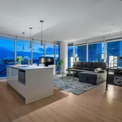 Luxury Apartment on the 9th Floor near Stampede