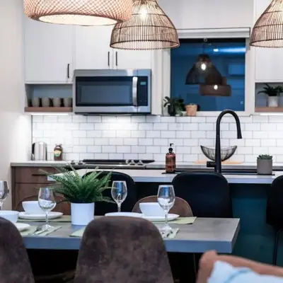 The Stellar Condo - Cozy 2 Bedroom with Hot Tub