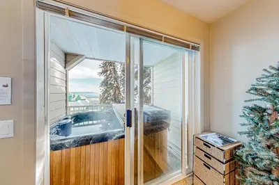 Gallery image of SnowCrest Village, Unit 5 in Big White