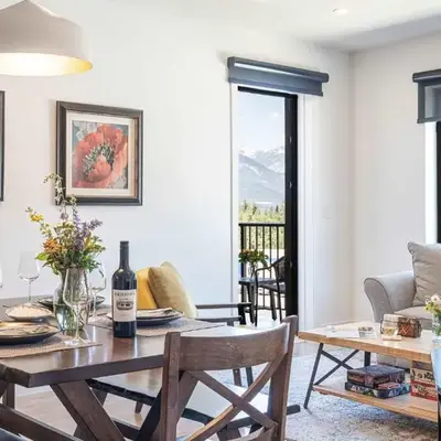 Revytalise - Cozy 3 Bedroom Condo