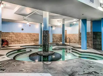 Gallery image of Chinook Manor in Canmore