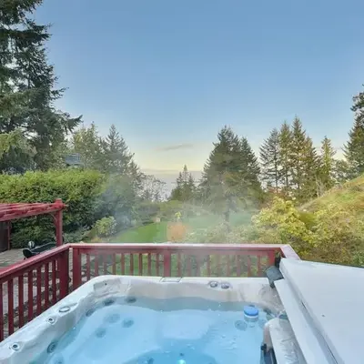 Dolphin House by EMR Vacation Rentals