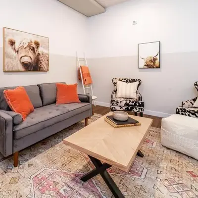 Modern Country Retreat-5 min to DTN-U/G Parking