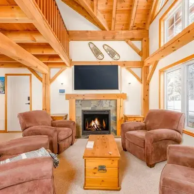 Alpine Timber Luxury Chalet w/Hot Tub