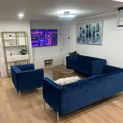 Modern 2Bedroom suite in SW Edmonton close to Edmonton International Airport