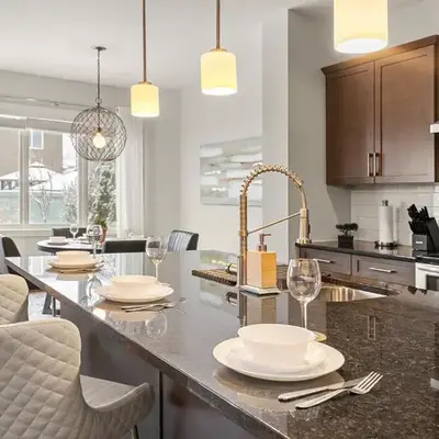 Luxurious Entire House with Cental AC