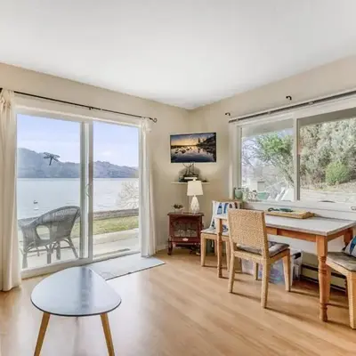 The Lakeside Cabin with wide outside space #105