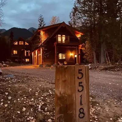 Ski-In Chalet: Private Hot tub