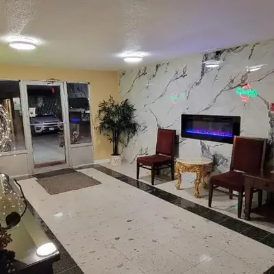 GRIZZLY MOTEL