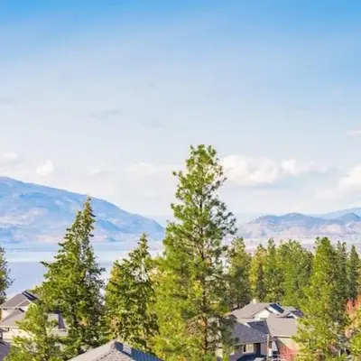 Lakeview 2-bed 2-bath Entire Suite near Summerhill Winery