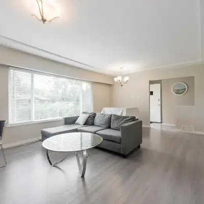 Burnaby Metrotown 3 bedroom upstairs