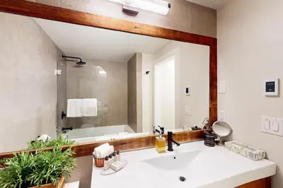 Gallery image of Sunpath #36 in Whistler