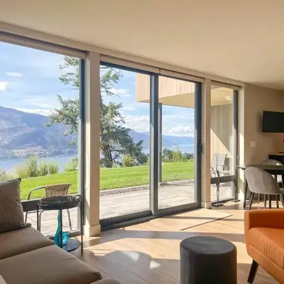 Kelowfornia Lakeview Retreat