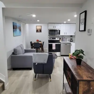 Beautiful Comfy Guest Suite in West EDM