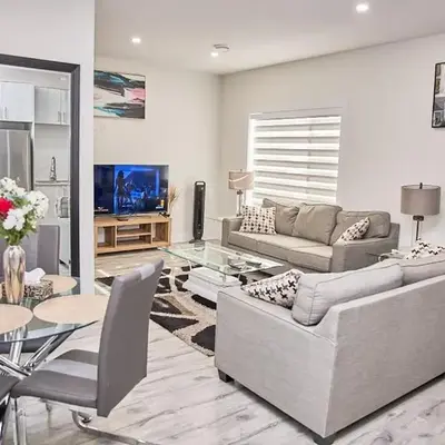 Brand-new three bedroom guest suite in the desirable neighbourhood
