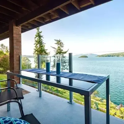 OCEAN FRONT 2 BEDROOM SUITE with STUNNING VIEWS