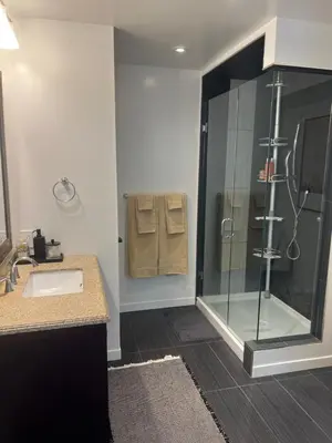 Gallery image of Cozy and modern Pemberton Heights Suite in North Vancouver