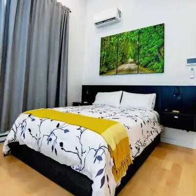 LuxQuarters Blueberry Studio
