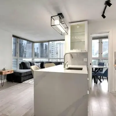 Luxury Condo in Downtown Vancouver with city view
