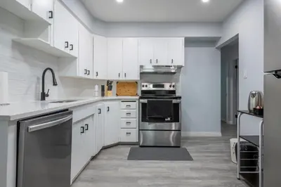 Gallery image of CenterStreet-Cozy 3bed Pet Friendly Suite 08Entire in Calgary