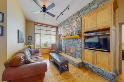 Gallery image of Aspens 4202 in Big White