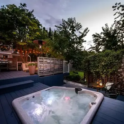 Hidden Gem Home-HotTub-Firetable-King Bed-BBQ -Deck