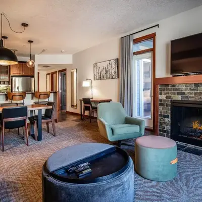 Premium King suite with views and pool