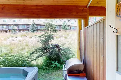 Gallery image of Cedar Lodge Escape at Whitetail townhomes in Big White