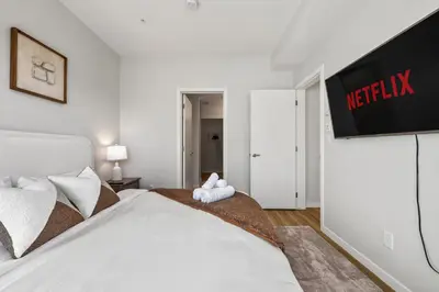 Gallery image of Large Open Concept Luxury Apartment with AC, 70