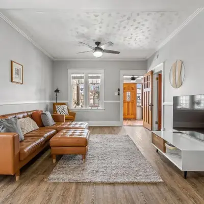 Dinos Last Post - Family Friendly 4 Bedrooms