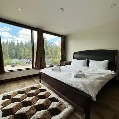 River Safari Mountain View Suite