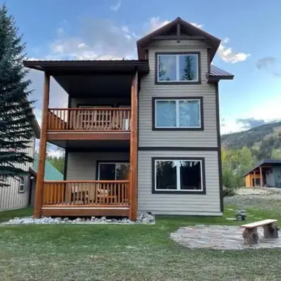 Stemwinder Duplex Chalet by StayIn