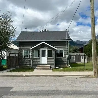 2 BDRM Homes on 2nd Avenue