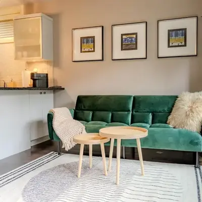 Private Cambie Village Suite min Downtown and Skytrain