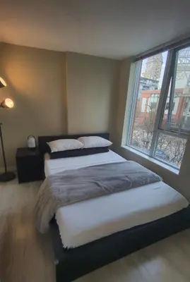 Gallery image of 1 Bedroom Apartment Beside Roger's Arena, BCPlace, Skytrain in Vancouver