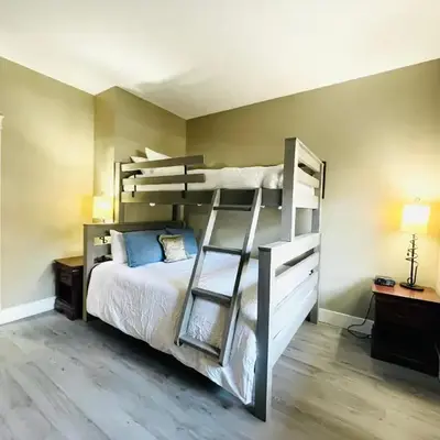 Solara Getaway 2BR Condo with Pool - Hot Tub - Gym - Spa