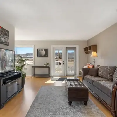 Hoodoo Hideout - 2BR House - Family Retreat - King Suite