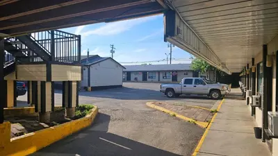 Gallery image of Camelot Court Motel in Prince George