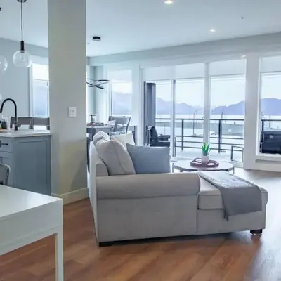 2 Bedroom with Lake and Mtn Views