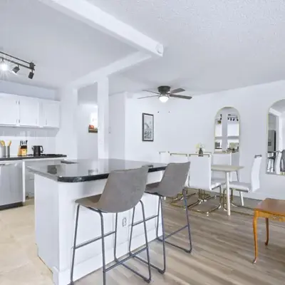 Stylish Suite at Stampede w Free Parking and AC