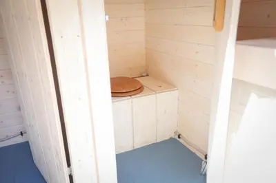 Gallery image of The Elderberry Cabin - Cowichan Valley Bunkie Glamping in Duncan