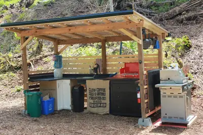 Gallery image of The Elderberry Cabin - Cowichan Valley Bunkie Glamping in Duncan