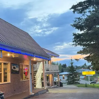 Athabasca Hillside Motel